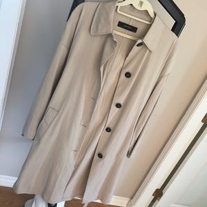 Zara trenchcoat in size M